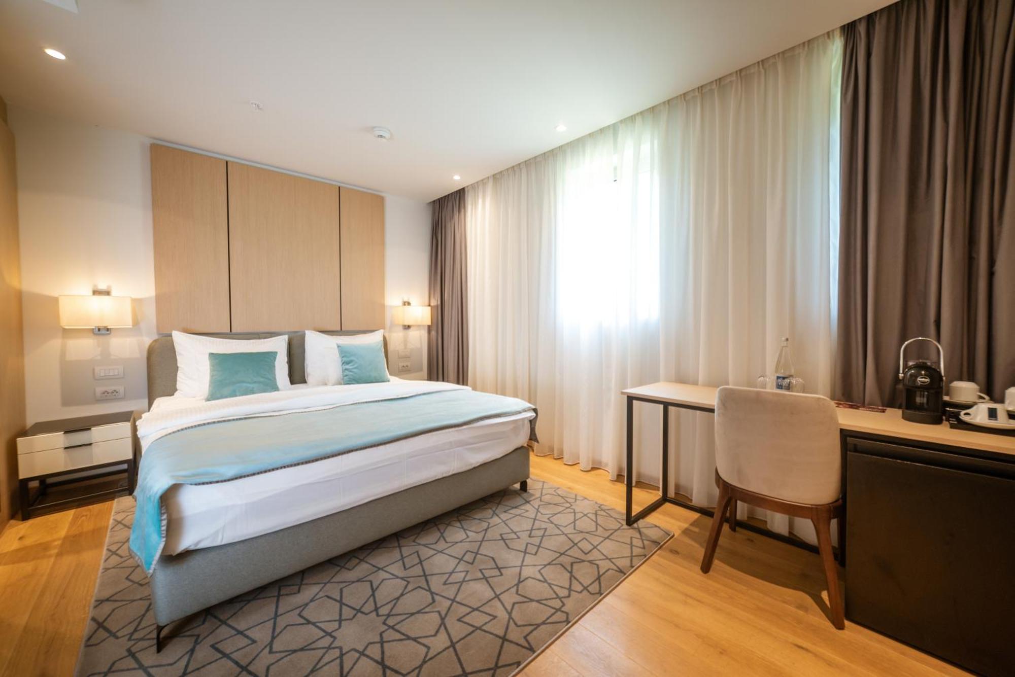 Imperial Conference & 5* Budua
